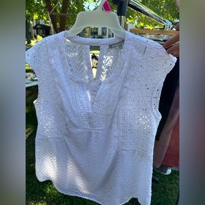 White sleeveless blouse, LNC, Daniel Rainn